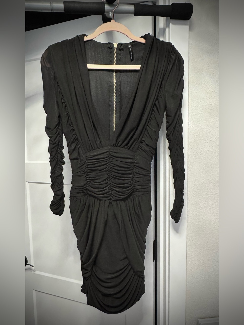 Women’s sexy Black Ruched V-Neck Dress little black dress body con